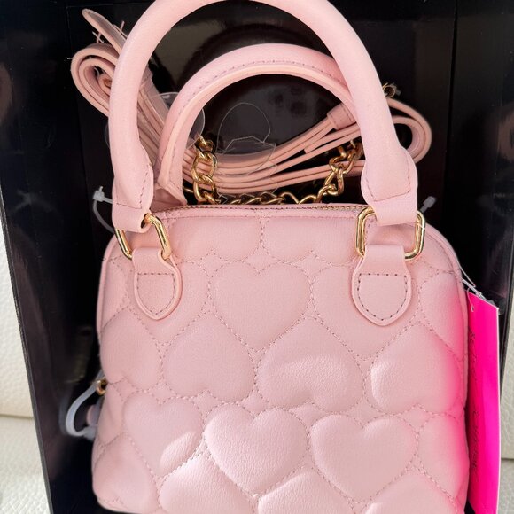 NWT & BOXED BETSEY JOHNSON XOJOYY CROSSBODY BAG BLUSH W CHARMS - Picture 3 of 5